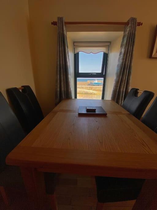 Top Floor Retreat Portmor- Sea, Beach & Balcony Apartment Slievebane Exterior photo